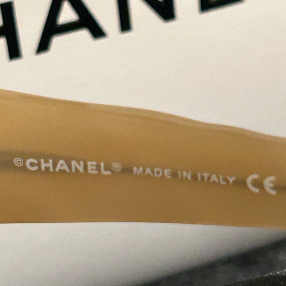 Chanel Quilted Tortoise Shell Sunglasses… Authentic.. Rare!….. EUC - Picture 8 of 9